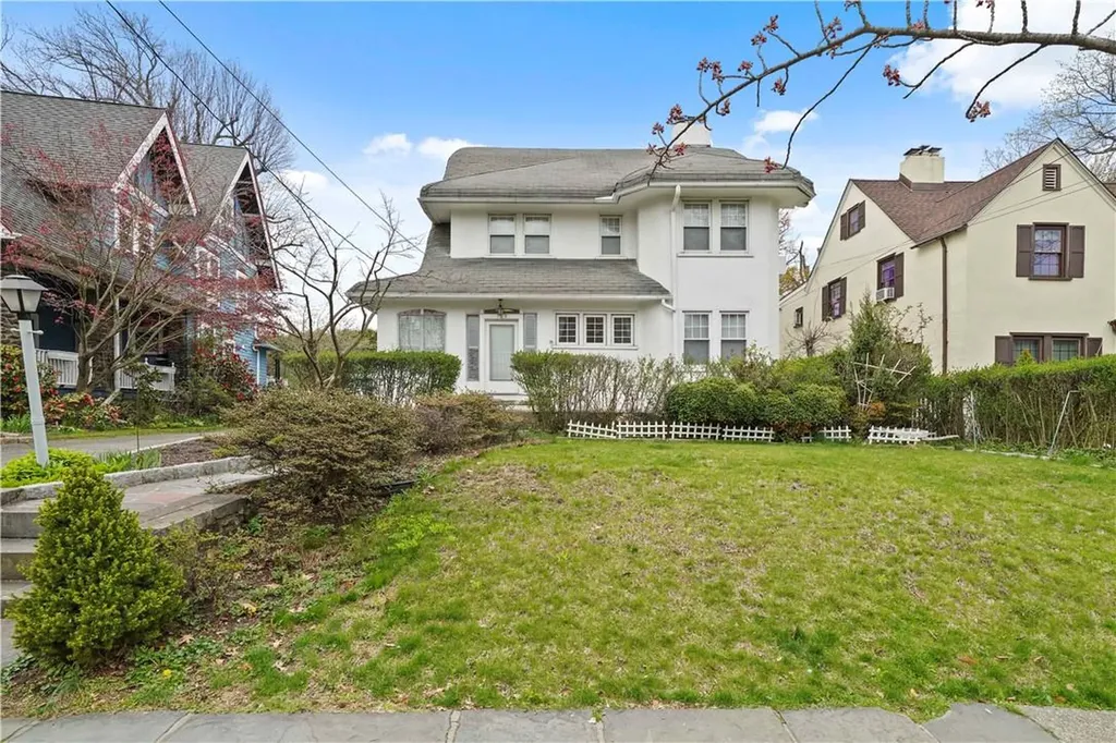 109 Hillcrest Avenue Yonkers NY 10705