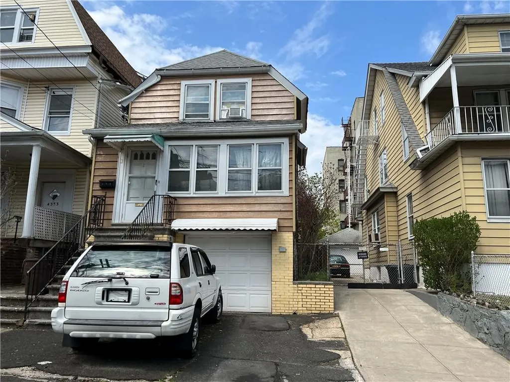 4335 Byron Avenue Bronx NY 10466