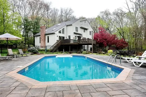 68 S Highland Avenue Pearl River NY 10965