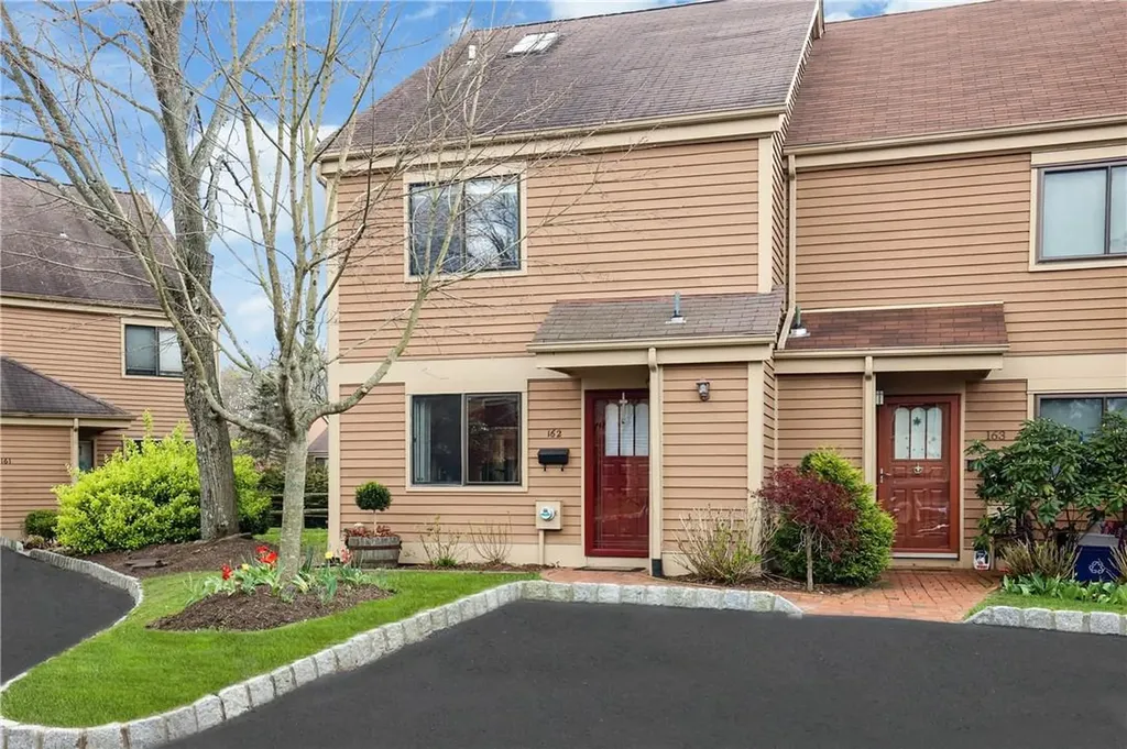 162 Brush Hollow Crescent Rye Brook NY 10573
