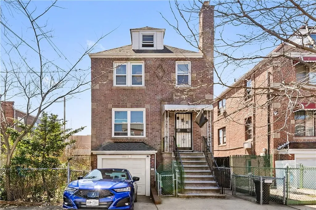 1711 Paulding Avenue Bronx NY 10462