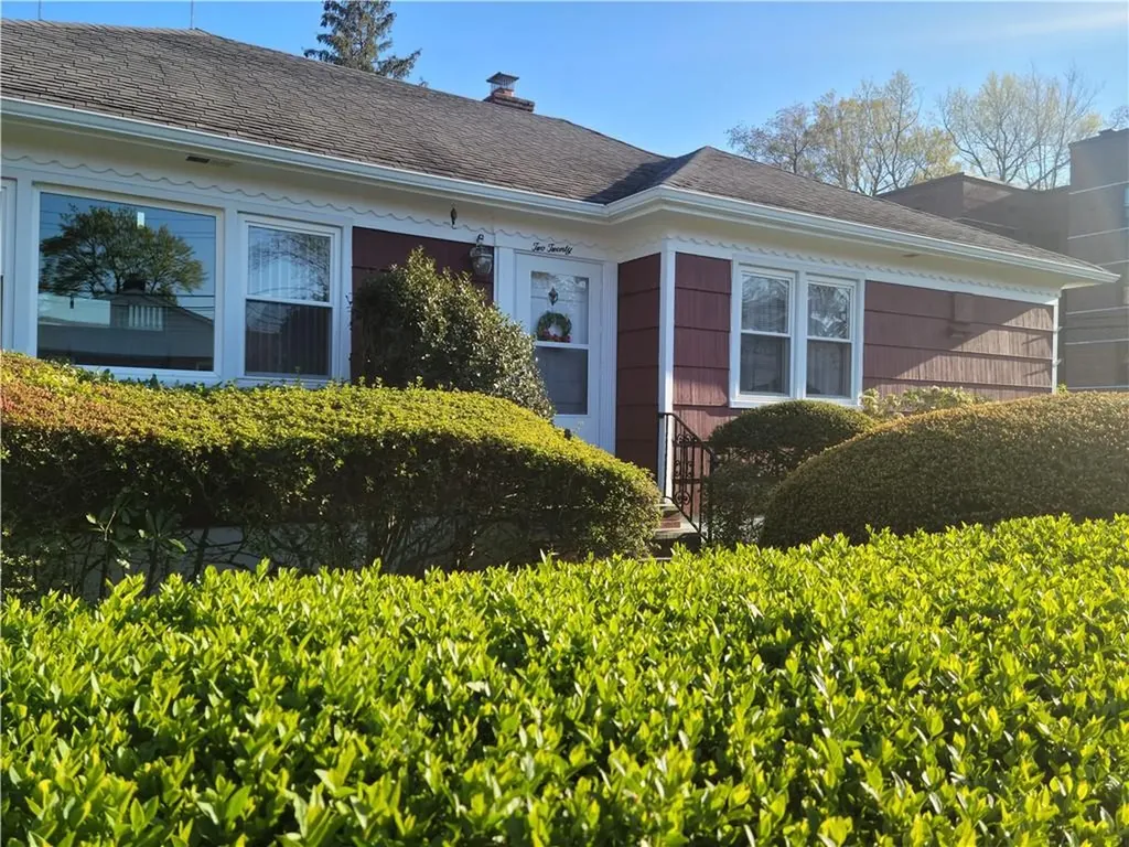 220 Delano Avenue W Yonkers NY 10704