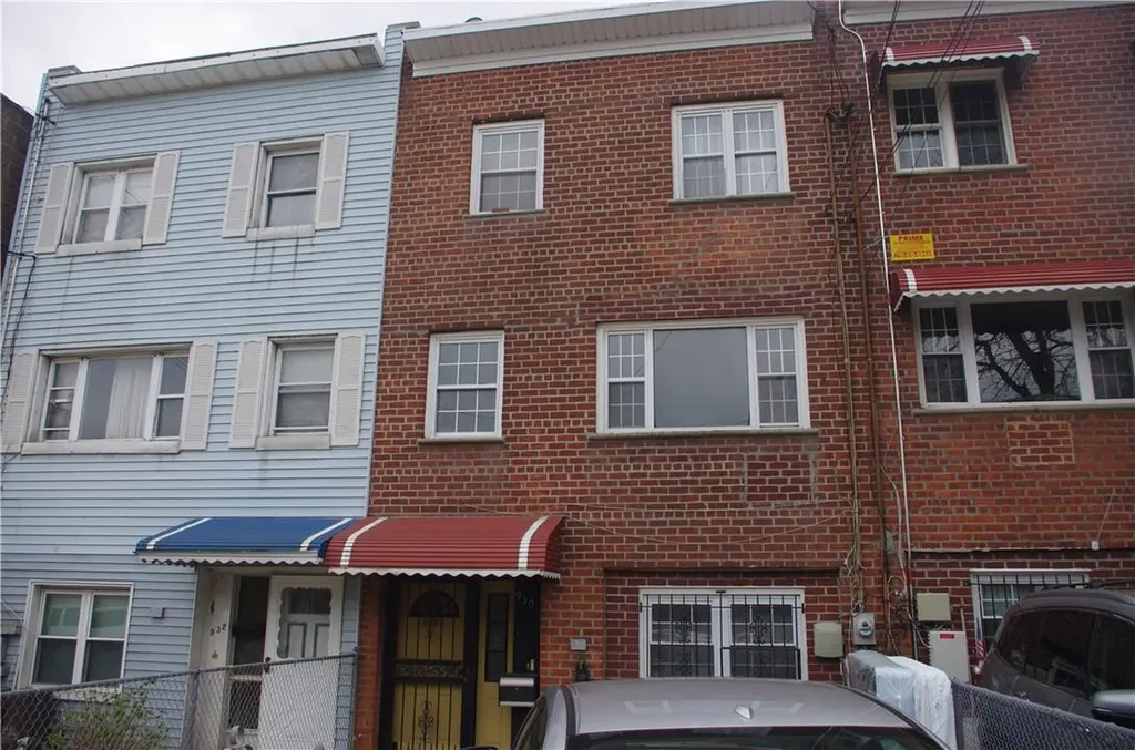 930 E 225th Street Bronx NY 10466