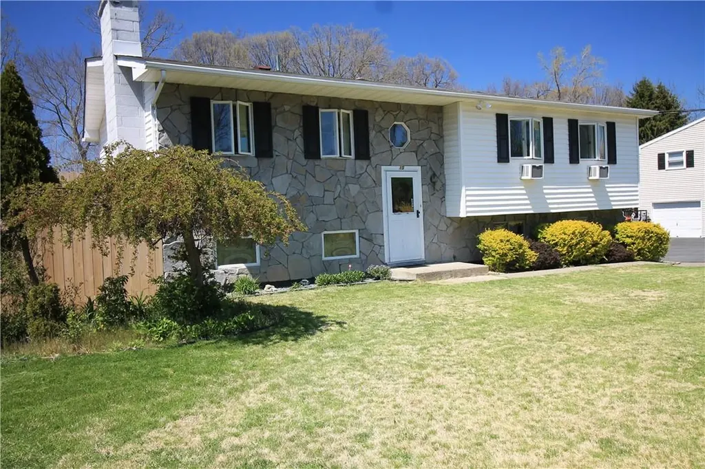 15 Stuart Drive Poughkeepsie NY 12603