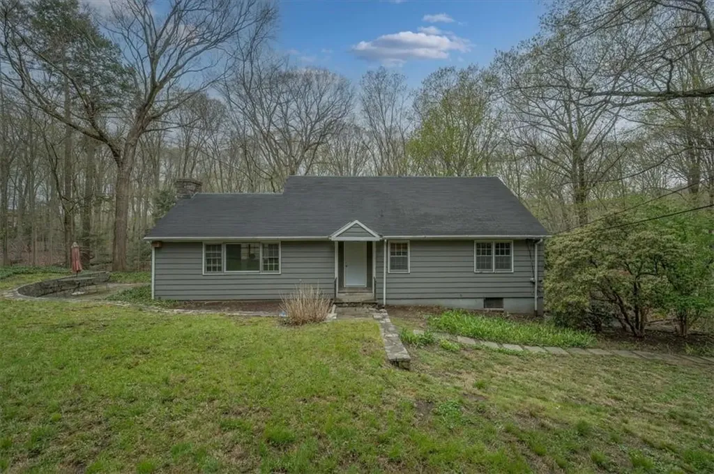 136 Roaring Brook Road Chappaqua NY 10514