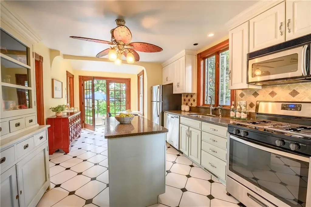9 Third Avenue Pelham NY 10803