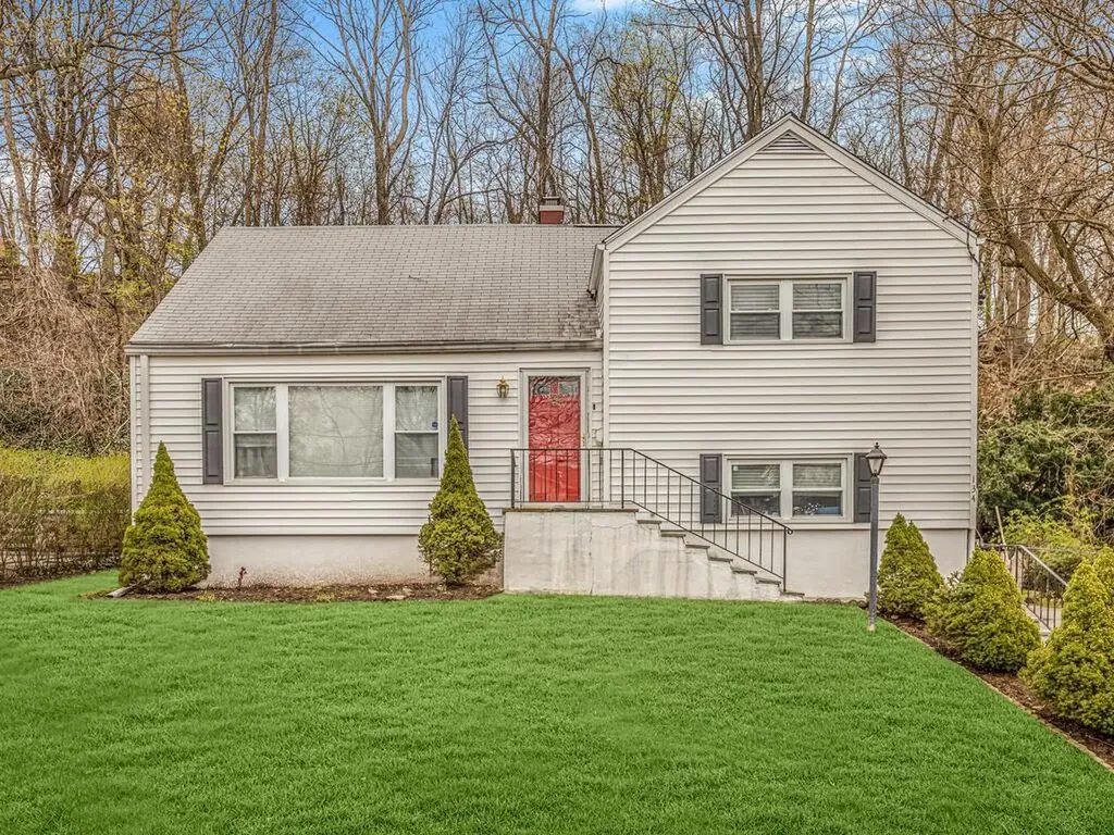 134 Pembrook Drive Yonkers NY 10710