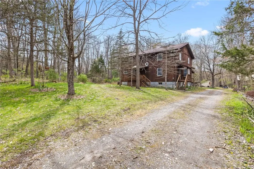 11 Lakeside Drive Rhinebeck NY 12572