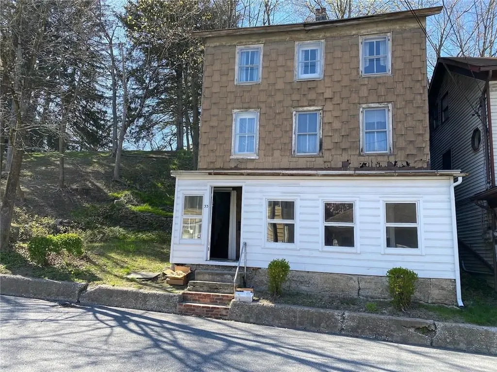 33 Vineyard Avenue Highland NY 12528