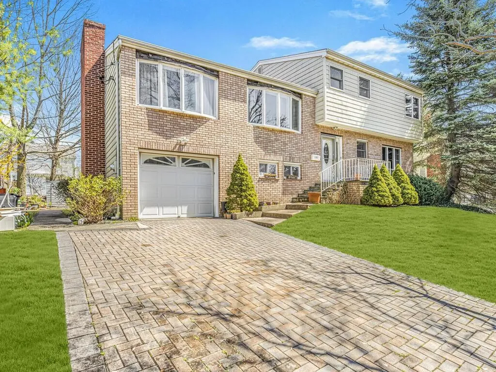 101 Amherst Drive Yonkers NY 10710