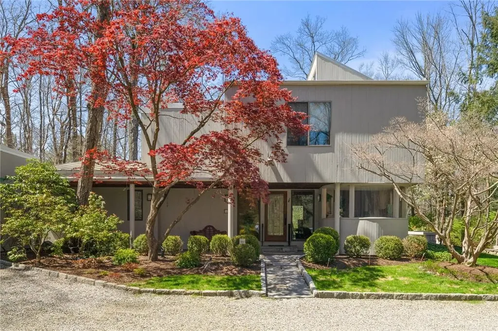 108 Westchester Avenue Pound Ridge NY 10576