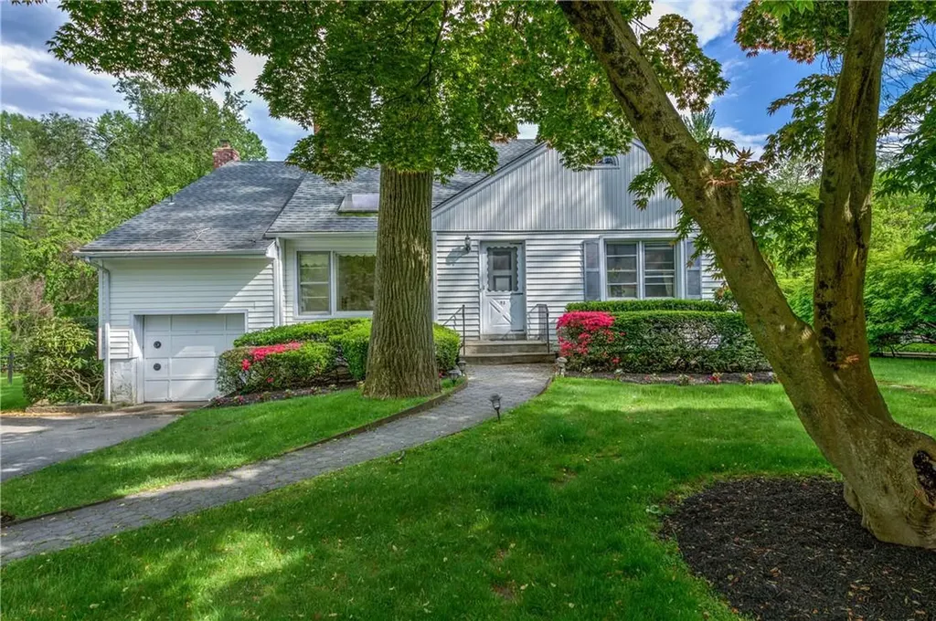 93 Van Etten Boulevard New Rochelle NY 10804