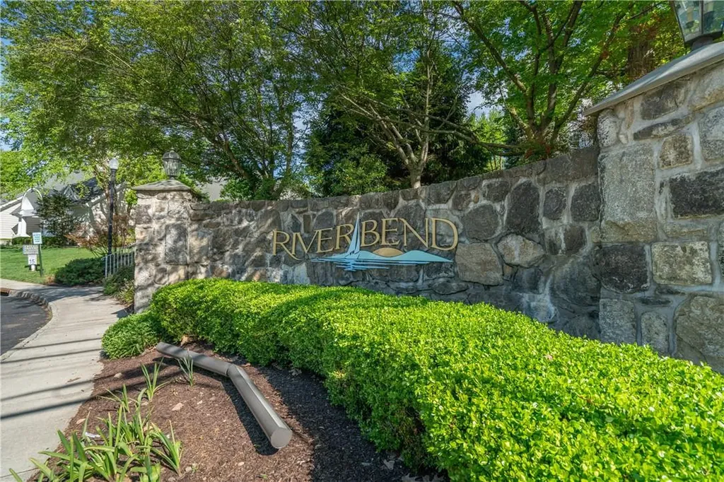 122 Highridge Court Peekskill NY 10566
