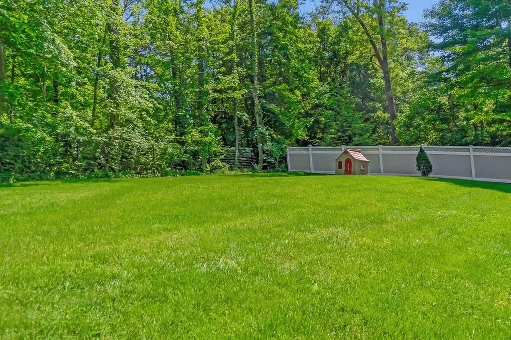 111 Castle Road Chappaqua NY 10514