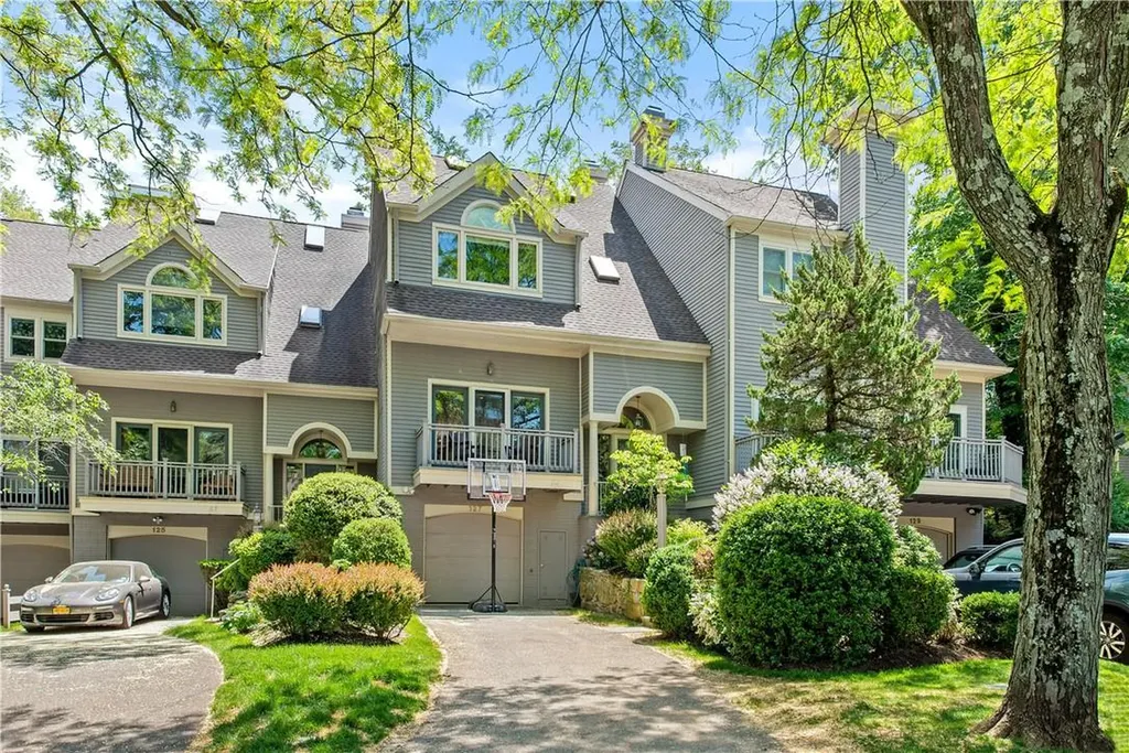 127 Boulder Ridge Road Scarsdale NY 10583