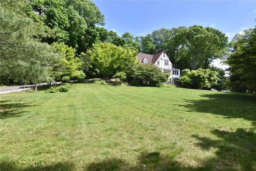 2 Cricket Lane Dobbs Ferry NY 10522