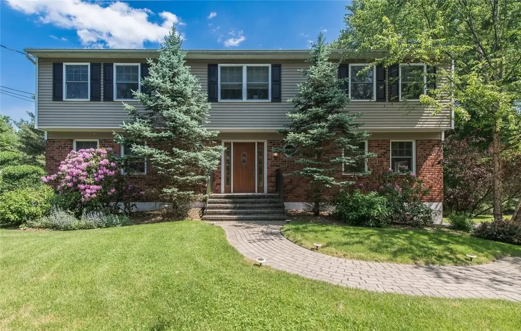 9 Miron Drive Poughkeepsie NY 12603