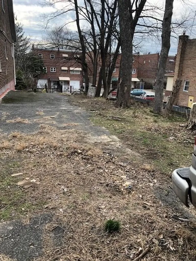 458 Howe Avenue Bronx NY 10473