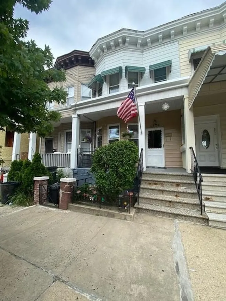 1528 Hone Avenue Bronx NY 10461
