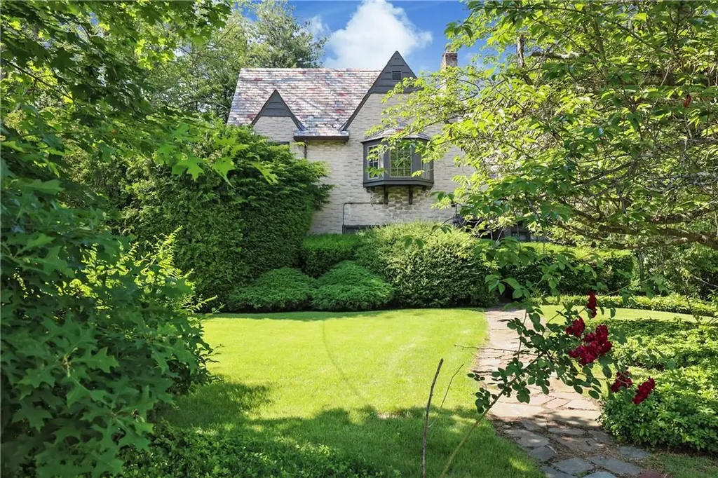 29 Robin Hill Road Scarsdale NY 10583