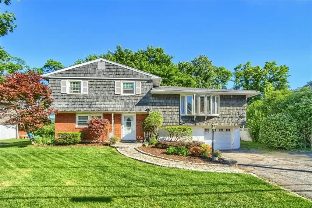 8 Valleyview Road Elmsford NY 10523