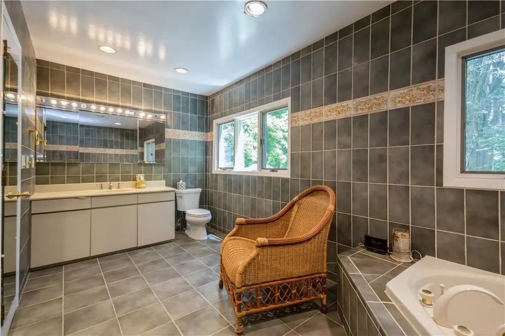 148 Villa Road Pearl River NY 10965