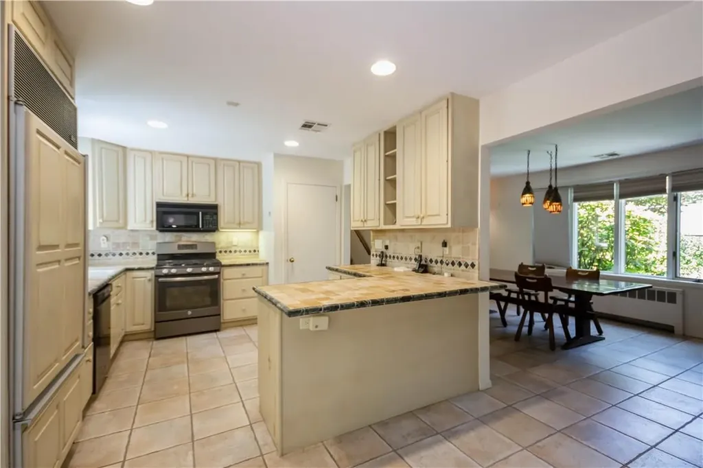 148 Villa Road Pearl River NY 10965