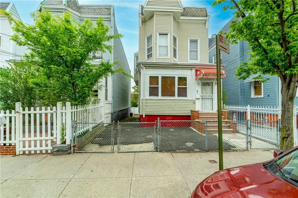 4007 Lowerre Place Bronx NY 10466
