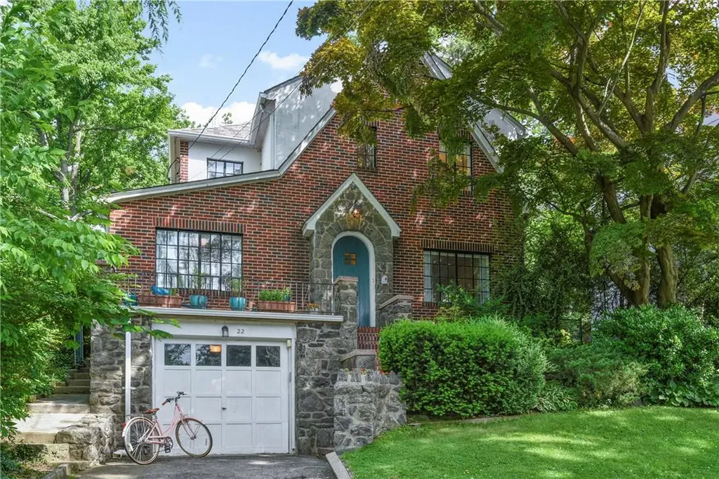 22 Crescent Road Larchmont NY 10538