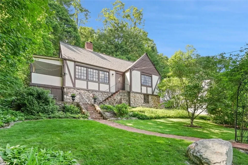 276 Mountain Road Pleasantville NY 10570