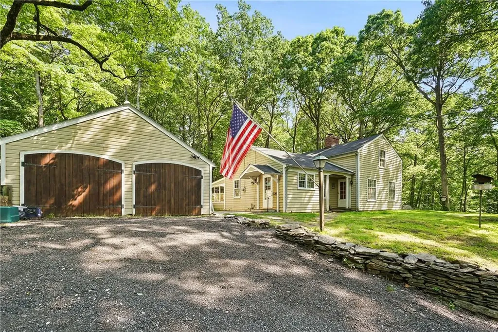 43 Ridgefield Avenue South Salem NY 10590