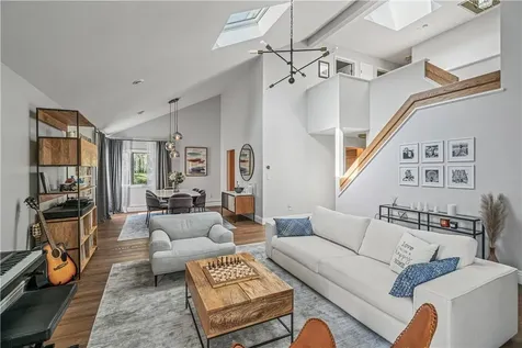 12 Cragmere Oval New City NY 10956