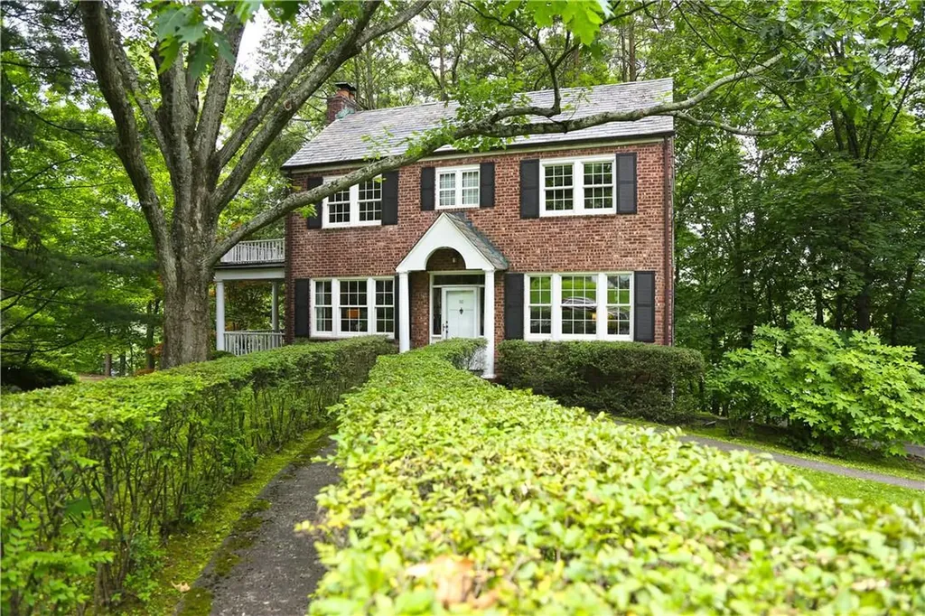 82 Grandview Drive Mount Kisco NY 10549