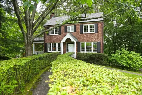 82 Grandview Drive Mount Kisco NY 10549
