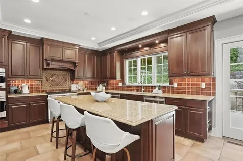 68 Sarles Lane Pleasantville NY 10570