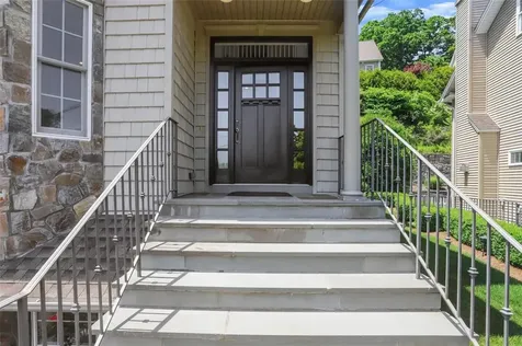 68 Sarles Lane Pleasantville NY 10570