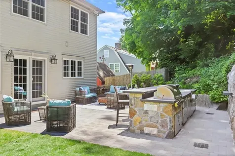 68 Sarles Lane Pleasantville NY 10570