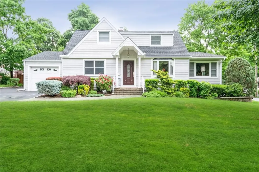 26 Elmendorf Lane Pearl River NY 10965