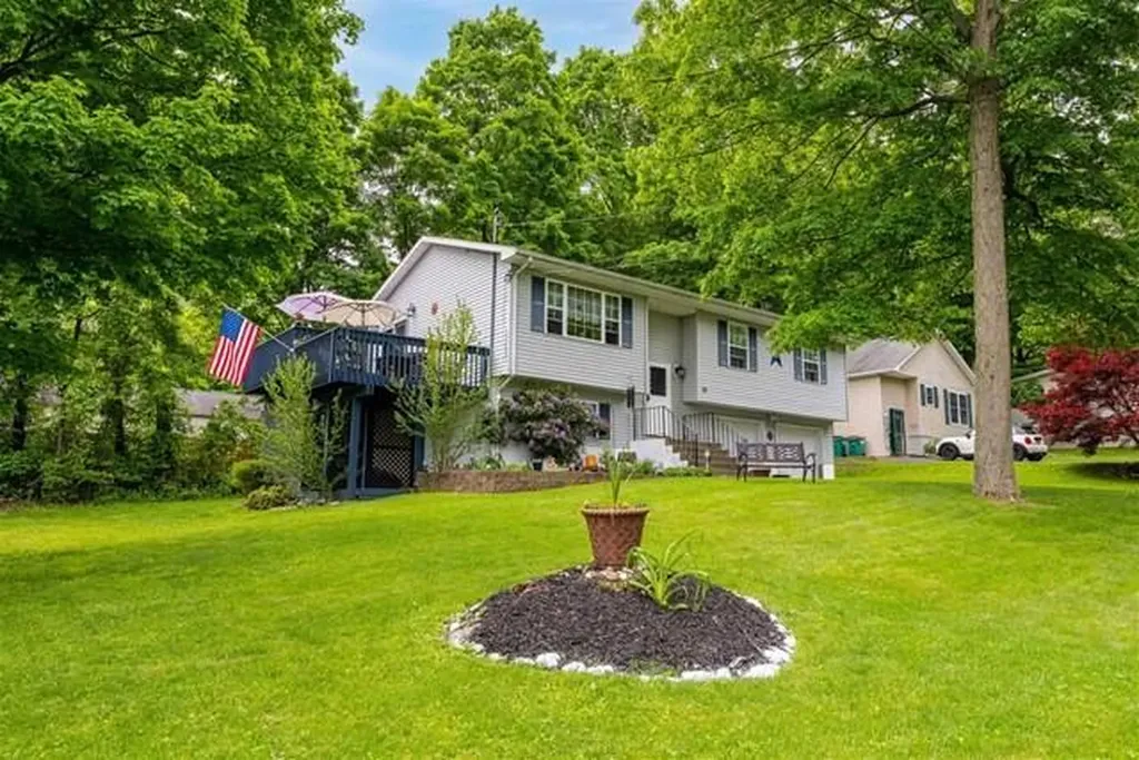 12 Pond Place Beacon NY 12508