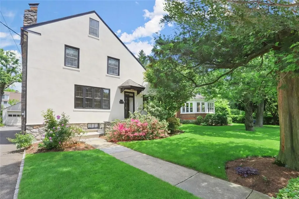 444 Wolfs Lane Pelham NY 10803