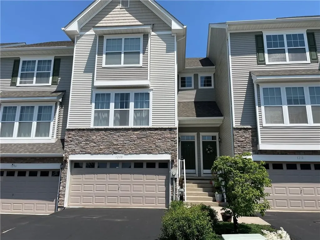 1208 Hawthorn Way New Windsor NY 12553