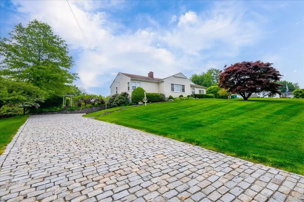12 Clover Hill Drive Poughkeepsie NY 12603