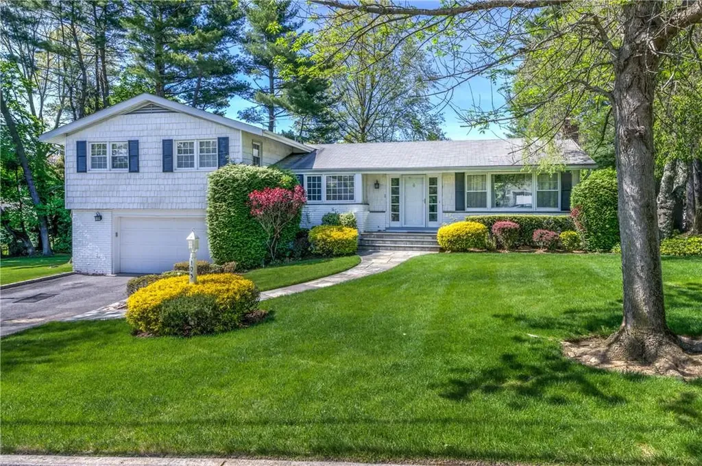 103 Hillandale Drive New Rochelle NY 10804