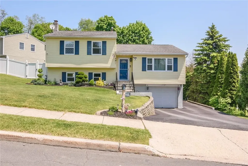 4 Hall Court Monroe NY 10950