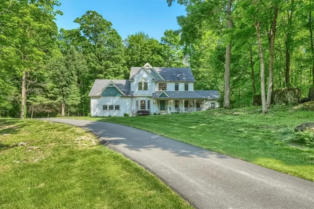 18 Black Walnut Drive Warwick NY 10990