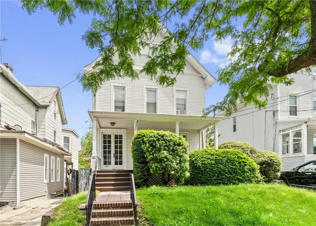 4350 Vireo Avenue Bronx NY 10470