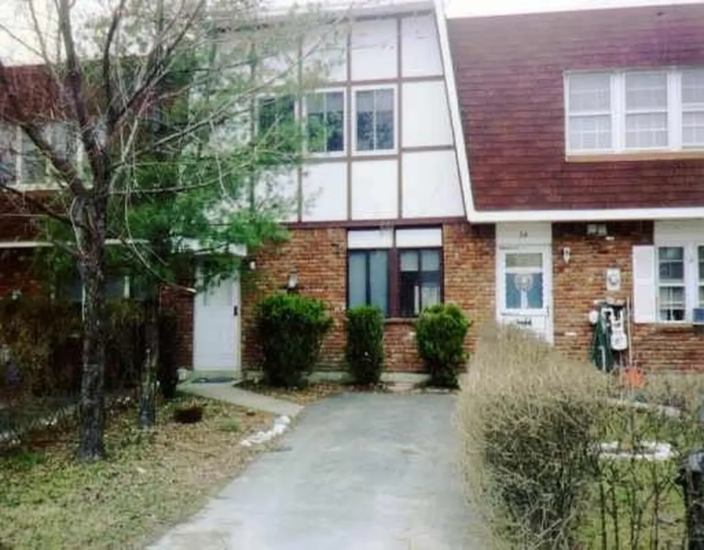 50 Hampton Court Middletown NY 10941