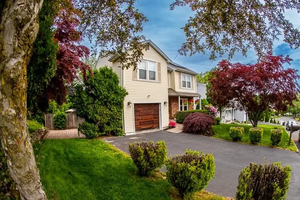 32 Larkin Lane Garnerville NY 10923
