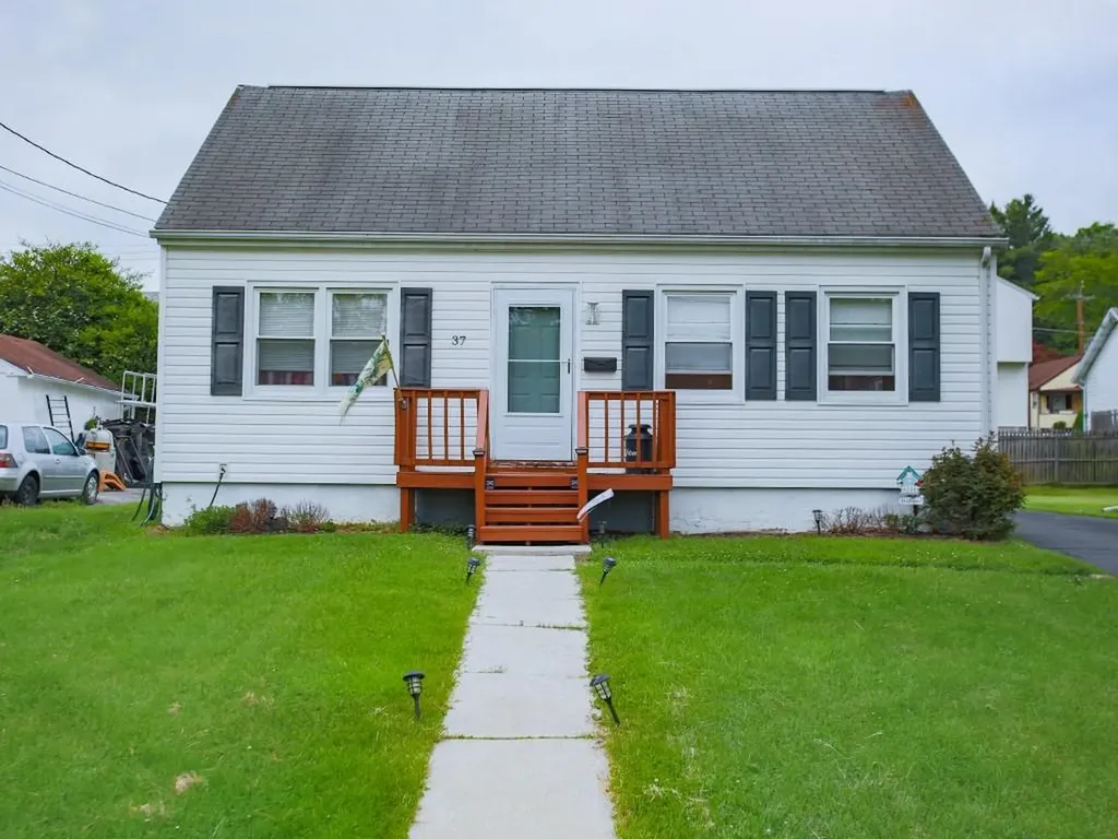 37 Woods Place Middletown NY 10940