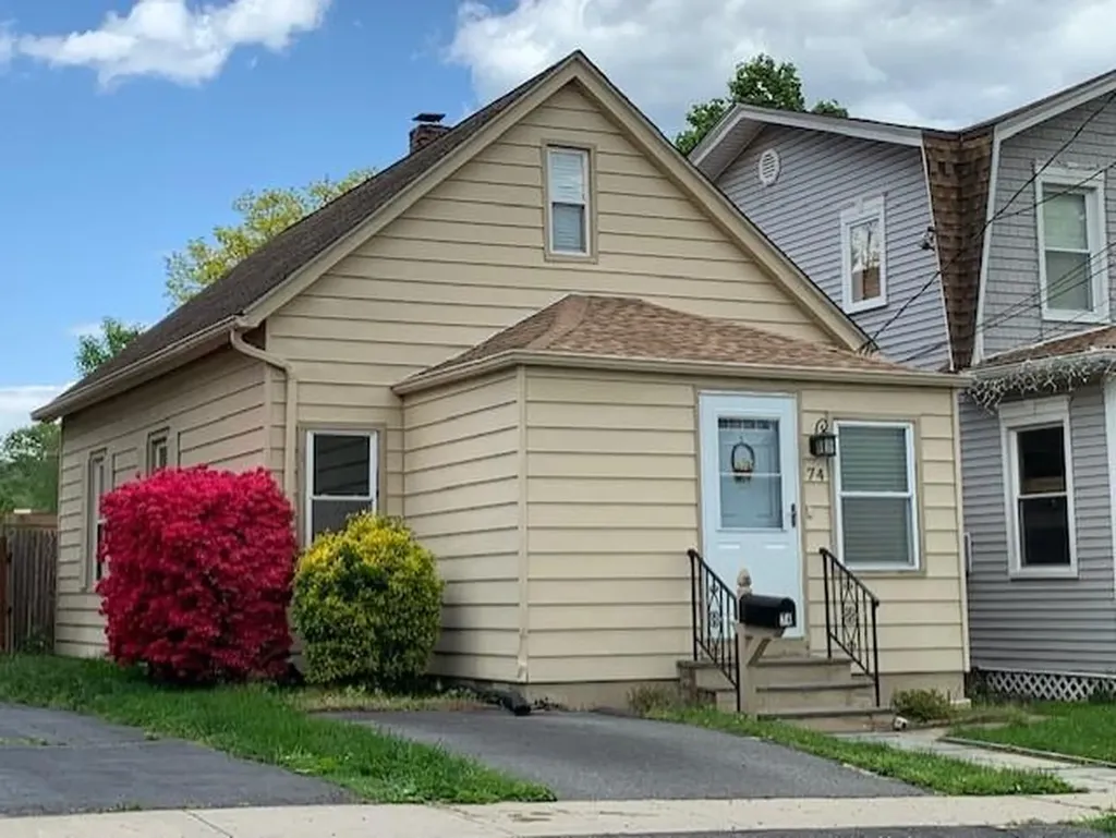 74 Cloverdale Avenue White Plains NY 10603